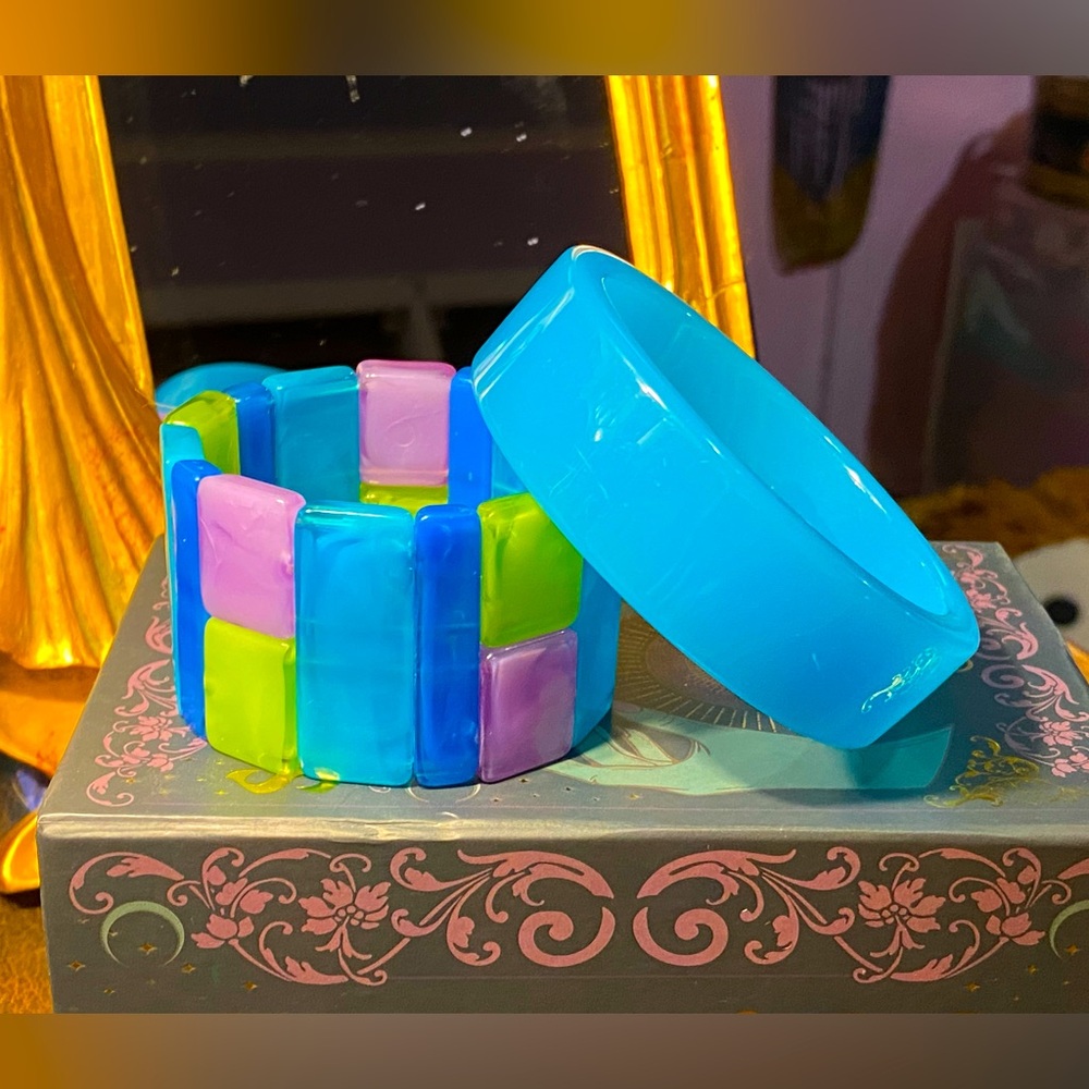 VTG pair Lucite bracelets,stretch and bangle,translucent blue, green,purple